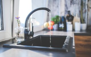 Plombier à Toulon, expert en détection de fuite d’eau